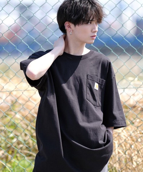 Carhartt(カーハート)の「carhartt / カーハート ビッグシルエット ポケット半袖 ロゴ Tシャツ Workwear Pocket 1/2 Sleeve T-Shirts(Tシャツ/カットソー・メンズ・エメラルドブルー/ブラック/ダークブラウン/ベージュ/ネイビー/グリーン/ヘザーグレー/バーガンディー/ヘザーチャコール/コバルトブルー/グレイッシュブルー/ホワイト/ブルー系その他/グリーン系その他/ブルー系その他2/イエロー系その他/ブラウン系その他/オレンジ系その他/グレー系その他4/オレンジ/グリーン系その他2/グリーン系その他3・MEDIUM/LARGE/X-LARGE/XX-LARGE/SMALL)」の2枚目の写真