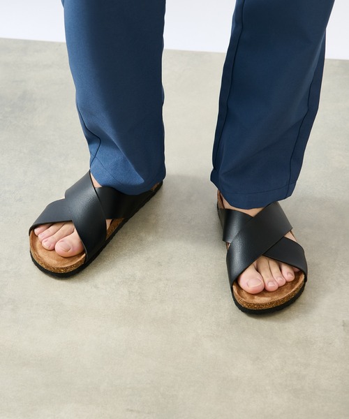 COLONY 2139（コロニートゥーワンスリーナイン）の「【MEN'S】クロスベルトサンダル（サンダル・メンズ・ブラック/ブラウン/ホワイト・LARGE/MEDIUM）」の2枚目の写真