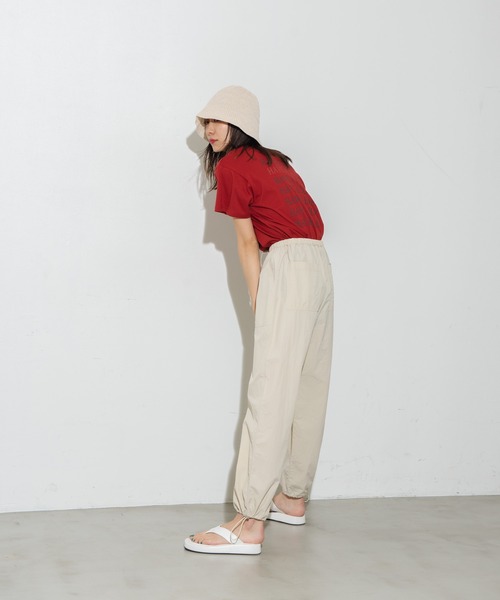 Auntie Rosa Holiday(アンティローザホリデー)の「タイポグラフィTEE(Tシャツ/カットソー・レディース・ホワイト/ブラウン/レッド・FREE)」の4枚目の写真