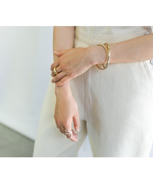 select MOCA（セレクトモカ）の「ダブルカーブバングル（バングル/リストバンド・レディース・シルバー/ゴールド・FREE）」の8枚目の写真