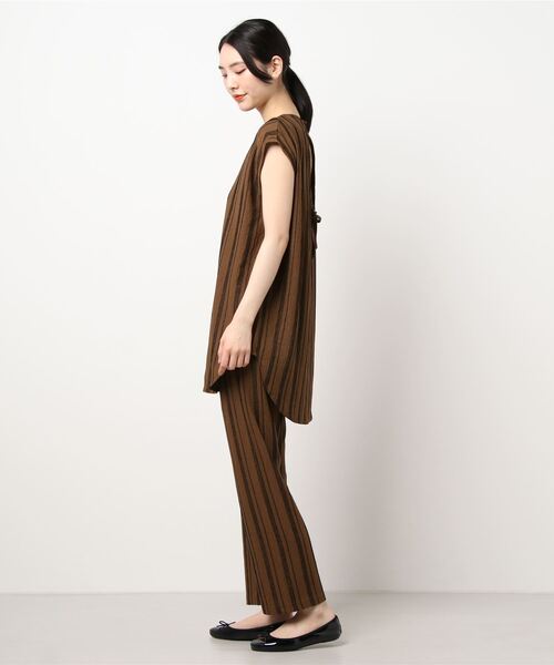 LOWRYS FARM（ローリーズファーム）の「ウシロアキＳＥＴＵＰノースリーブ　955970（つなぎ/オールインワン・レディース・ブラック/ブラウン/グリーン・FREE）」の4枚目の写真