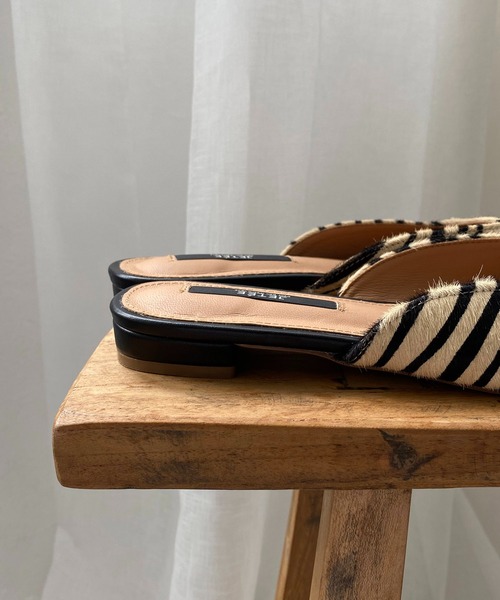 CAPRICIEUX LE'MAGE（カプリシューレマージュ）の「ハラコミュール（パンプス・レディース・ブラック/ベージュ・37/39）」の5枚目の写真