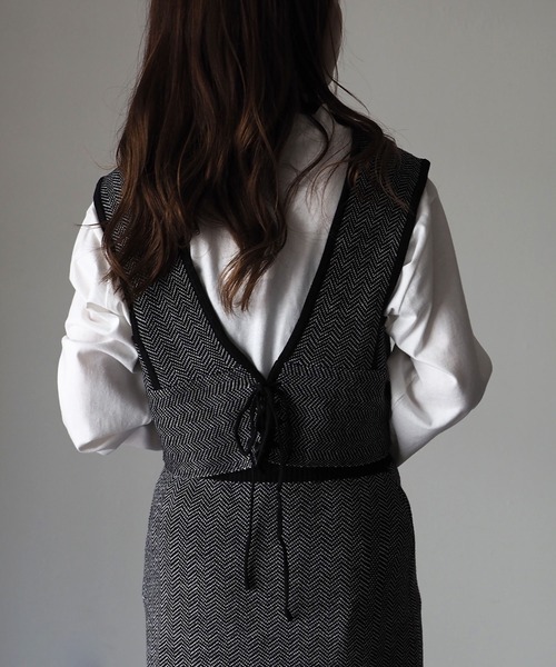 Riberry（リベリー）の「ジャガード編みニットビスチェ（ベスト・レディース・ブラック/ブラウン・MEDIUM）」の7枚目の写真
