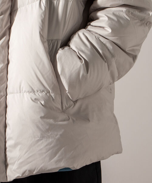 GLOSTER（グロスター）の「【unlume/アンルーム】MICHELLE DOWN JACKET ダウンジャケット（ダウンジャケット/コート・メンズ・アイボリー/ブラック・MEDIUM/LARGE）」の4枚目の写真