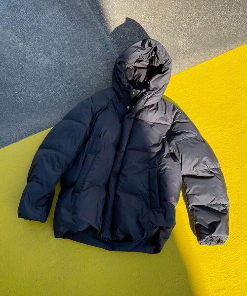 GLOSTER（グロスター）の「【unlume/アンルーム】MICHELLE DOWN JACKET ダウンジャケット（ダウンジャケット/コート・メンズ・アイボリー/ブラック・MEDIUM/LARGE）」の20枚目の写真