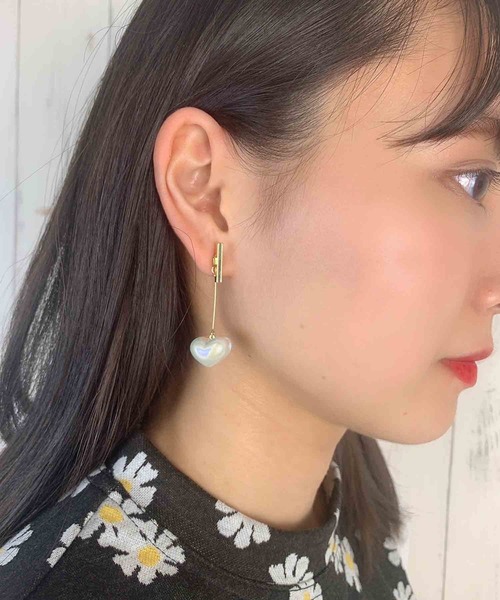 paravion(パラビオン)の「K/パールハートゆらゆらピアス(ピアス(片耳用)・レディース・ゴールド・ONESIZE)」の1枚目の写真