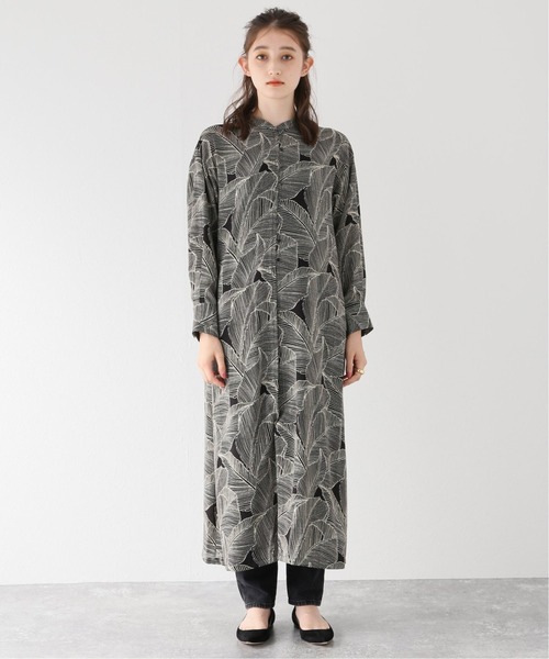 JOURNAL STANDARD relume（ジャーナルスタンダード　レリューム）の「ラインリーフプリントスモールボタンワンピース（ワンピース・レディース・ブラック/ブラウン・FREE）」の7枚目の写真