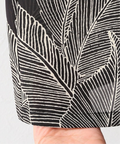JOURNAL STANDARD relume（ジャーナルスタンダード　レリューム）の「ラインリーフプリントスモールボタンワンピース（ワンピース・レディース・ブラック/ブラウン・FREE）」の19枚目の写真