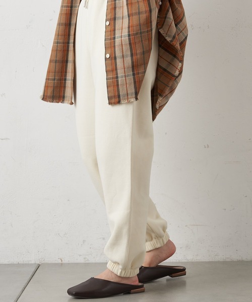 CIAOPANIC TYPY(チャオパニックティピー)の「スウェードライク裏毛スウェットパンツ(スウェットパンツ・レディース・チャコールグレー/アイボリー/ライトグレー・ONE SIZE)」の2枚目の写真