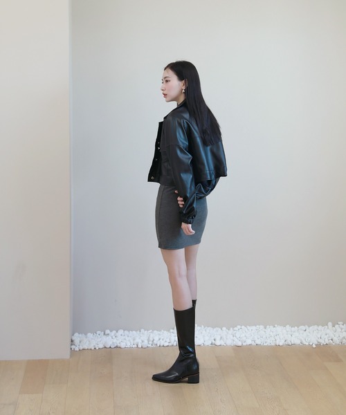 by muni:r（バイ ムニール）の「おしゃれの完成 クロップ コーティング ジャケット（ライダースジャケット・レディース・ブラック/ブラウン・FREE）」の3枚目の写真