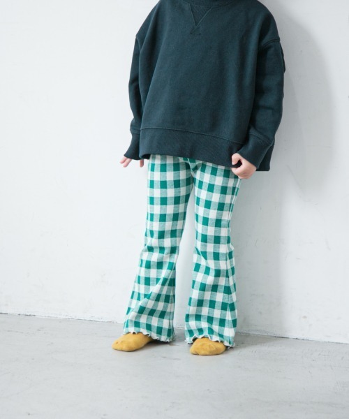 LOWRYS FARM（ローリーズファーム）の「ギンガムカットフレアパンツ　257981（その他パンツ・キッズ・ブラック/グレー/グリーン・110cm/120cm/130cm）」の3枚目の写真