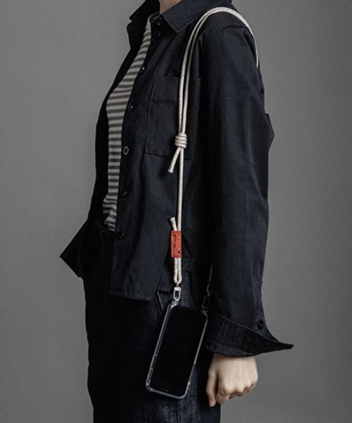 Topologie(トポロジー)の「Topologie /トポロジー Verdon クリアフォンケース (iPhone11対応)(スマホケース/カバー・レディース・ベージュ/セージグリーン・FREE)」の2枚目の写真