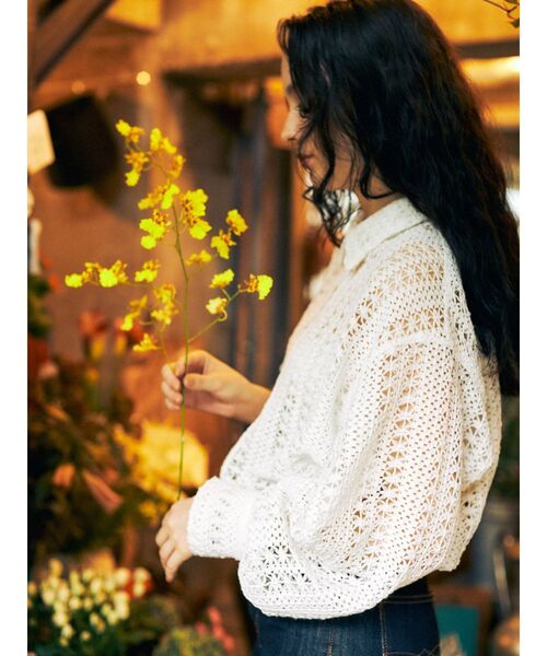 Ungrid(アングリッド)の「レースルーズシャツ(シャツ/ブラウス・レディース・オフホワイト/イエロー・FREE)」の6枚目の写真