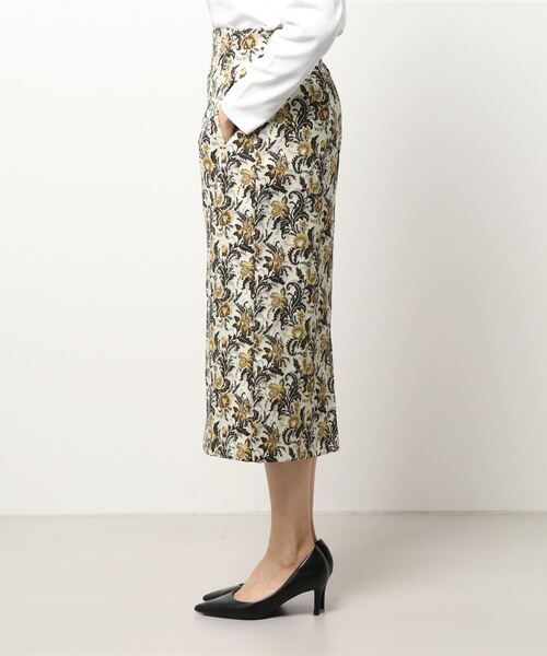 M.deux（エムドゥ）の「フラワーゴブランタイトスカート（スカート・レディース・レッド/イエロー・MEDIUM）」の8枚目の写真