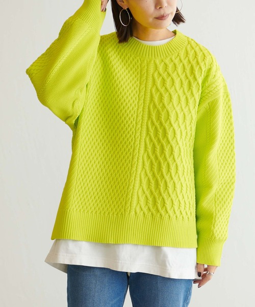 BONbazaar（ボンバザール）の「《ケーブル編み好きな方は喉から手が出るほど欲しい！》POLYケーブルニット（ニット/セーター・レディース・ホワイト/ライトグレー/イエロー系・FREE）」の3枚目の写真