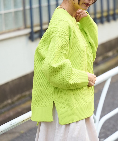 BONbazaar（ボンバザール）の「《ケーブル編み好きな方は喉から手が出るほど欲しい！》POLYケーブルニット（ニット/セーター・レディース・ホワイト/ライトグレー/イエロー系・FREE）」の6枚目の写真