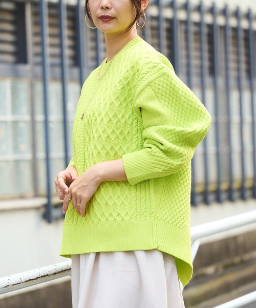 BONbazaar（ボンバザール）の「《ケーブル編み好きな方は喉から手が出るほど欲しい！》POLYケーブルニット（ニット/セーター・レディース・ホワイト/ライトグレー/イエロー系・FREE）」の22枚目の写真