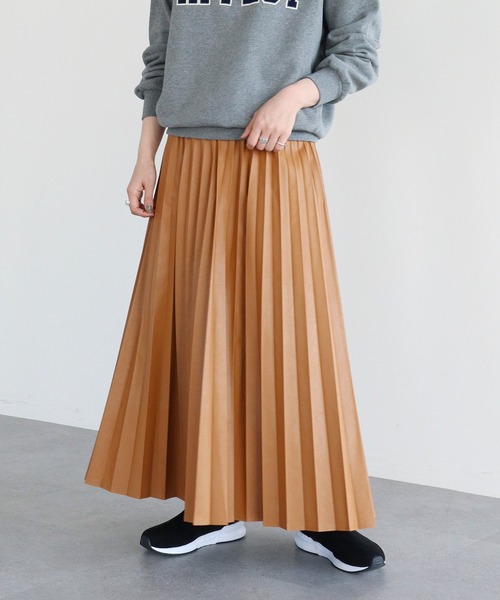 AMERICAN HOLIC（アメリカンホリック）の「フェイクレザープリーツスカート（スカート・レディース・ブラック/オフホワイト/キャメル/カーキ・S/L/M）」の4枚目の写真