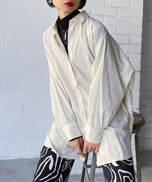 PAGEBOY（ページボーイ）の「ナイロンロングシャツ（シャツ/ブラウス・レディース・グリーン/オフホワイト/ブルー/ブラック/グレイッシュベージュ・FREE）」の2枚目の写真