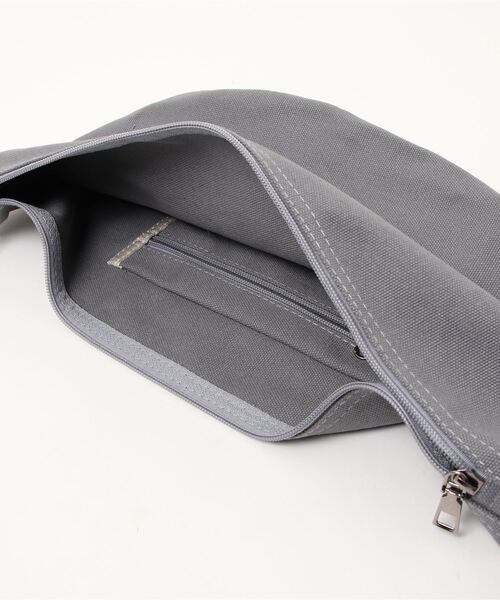STYLEBLOCK（スタイルブロック）の「シンプルショルダーバッグ（ショルダーバッグ・レディース・カーキ/グレー/ブラック・FREE）」の7枚目の写真
