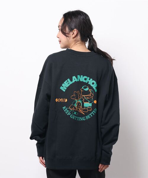 SPINNS（スピンズ）の「Crocodile&Pigイラストデザイン クルーネックスウェット（スウェット・レディース・ブラック/オフホワイト/オートミール/グレイッシュブルー・ONESIZE）」の9枚目の写真