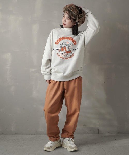 SPINNS（スピンズ）の「Crocodile&Pigイラストデザイン クルーネックスウェット（スウェット・レディース・ブラック/オフホワイト/オートミール/グレイッシュブルー・ONESIZE）」の10枚目の写真