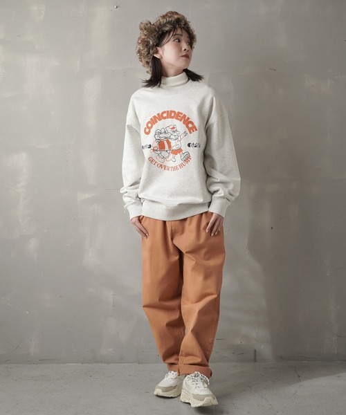 SPINNS（スピンズ）の「Crocodile&Pigイラストデザイン クルーネックスウェット（スウェット・レディース・ブラック/オフホワイト/オートミール/グレイッシュブルー・ONESIZE）」の11枚目の写真