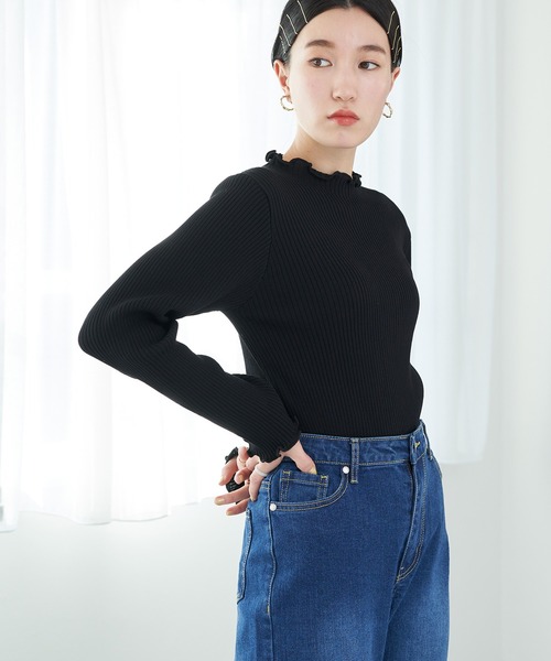 earth music&ecology(アースミュージックアンドエコロジー)の「ハイネックメローリブニットプルオーバー*(ニット/セーター・レディース・ブラック/オフホワイト/サックスブルー/ライトピンク・S/M)」の3枚目の写真