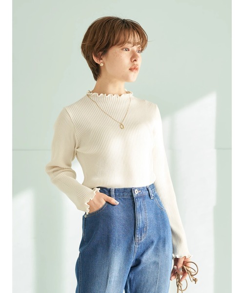 earth music&ecology(アースミュージックアンドエコロジー)の「ハイネックメローリブニットプルオーバー*(ニット/セーター・レディース・ブラック/オフホワイト/サックスブルー/ライトピンク・S/M)」の5枚目の写真