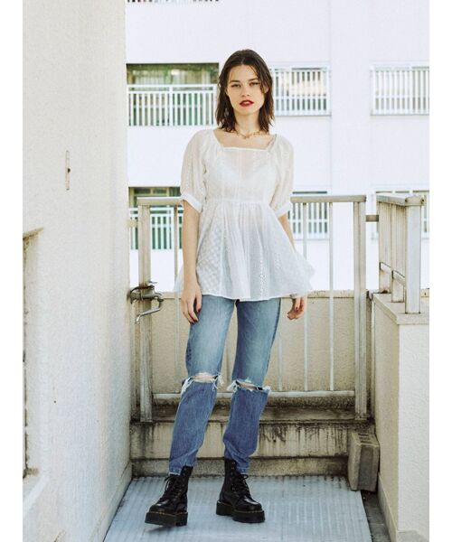 jouetie（ジュエティ）の「カットワークペプラムブラウス（シャツ/ブラウス・レディース・ブラック/パープル/オフホワイト・MEDIUM）」の7枚目の写真