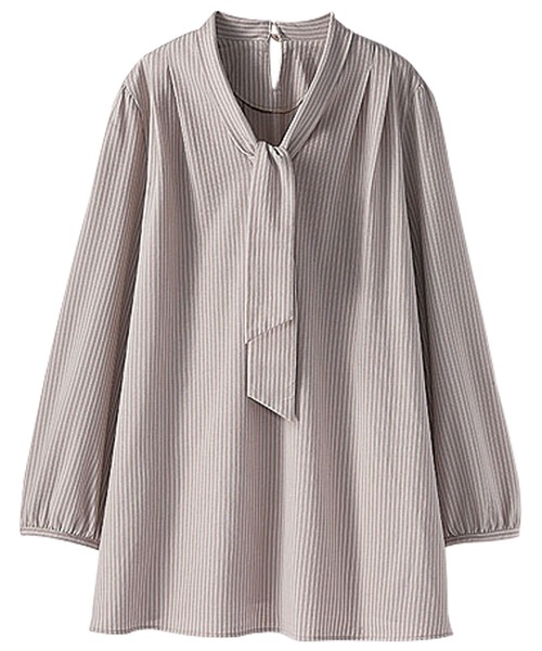 BELLUNA PLUS(ベルーナ)の「ストレッチ素材ボウタイデザインブラウス(シャツ/ブラウス・レディース・ベージュ/ネイビー/ブルー・MEDIUM/LARGE/X-LARGE)」の2枚目の写真