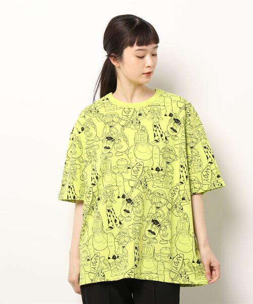Disney(ディズニー)の「一部店舗/通販限定 親子お揃い ディズニー 総柄Tシャツ 6468A(Tシャツ/カットソー・レディース・オレンジ系その他/ピンク/ライトグリーン/グリーン/コーラルピンク/パープル/オレンジ/ターコイズブルー/ライトブルー/バイオレット・S/M/L/XL)」の1枚目の写真
