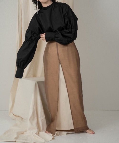 lawgy(ラウジー)の「leather strap sleeve gather blouse(シャツ/ブラウス・レディース・ホワイト/ベージュ/ブラック・FREE)」の15枚目の写真