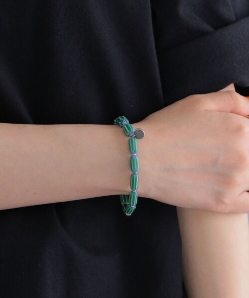 SHIPS(シップス)の「SHIPS: シェブロン ビーズ ブレスレット(ブレスレット・メンズ・グリーン/ブルー/オレンジ・ONE SIZE)」の2枚目の写真