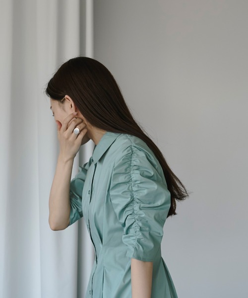 Ezick（エジック）の「ギャザースリーブシャツワンピース
