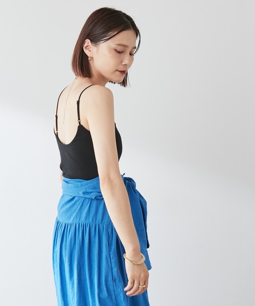 Omekashi（オメカシ）の「【earthy_】オーガニックコットンカップ付き3ストラップキャミソール（キャミソール・レディース・オフホワイト/モカ/ブラック/ブラウン・S/M）」の7枚目の写真