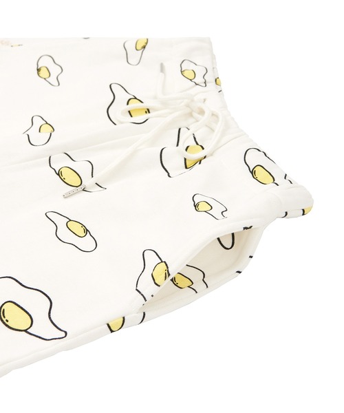 PUNYUS（プニュズ）の「目玉焼き総柄スウェットパンツ（スウェットパンツ・レディース・ホワイト/ブラック・1/2/4/3）」の11枚目の写真