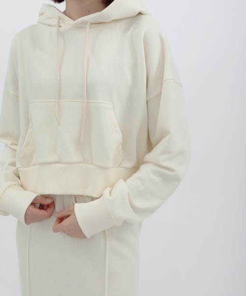 UNE MANSION（ユヌマンション）の「フードロングスカートトレーニングセットアップ（サロペット/オーバーオール・レディース・ブラック/グレー/クリーム・FREE）」の9枚目の写真