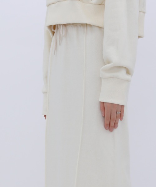 UNE MANSION（ユヌマンション）の「フードロングスカートトレーニングセットアップ（サロペット/オーバーオール・レディース・ブラック/グレー/クリーム・FREE）」の17枚目の写真