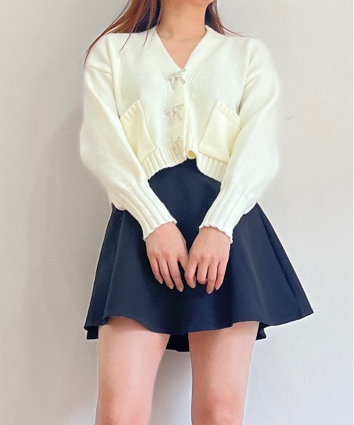 titty＆Co. PETIT（ティティアンドコープティ）の「【titty&Co.PETIT 】リボンボタンVネックカーディガン（カーディガン/ボレロ・レディース・ホワイト/ブルー/ベージュ・FREE）」の7枚目の写真