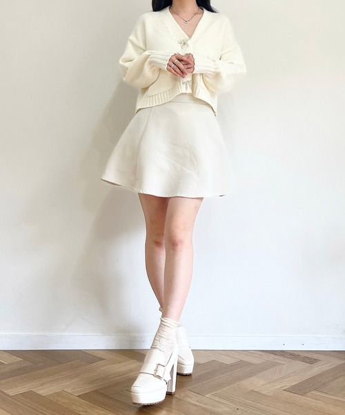 titty＆Co. PETIT（ティティアンドコープティ）の「【titty&Co.PETIT 】リボンボタンVネックカーディガン（カーディガン/ボレロ・レディース・ホワイト/ブルー/ベージュ・FREE）」の4枚目の写真