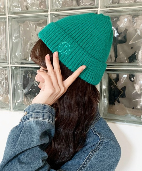 EPICKS（エピックス）の「ロゴ刺繍リブニットキャップ（ニットキャップ/ビーニー・レディース・ブラック/パープル/ピンク/イエロー/オレンジ/ブルー/アイボリー/グリーン・F）」の4枚目の写真