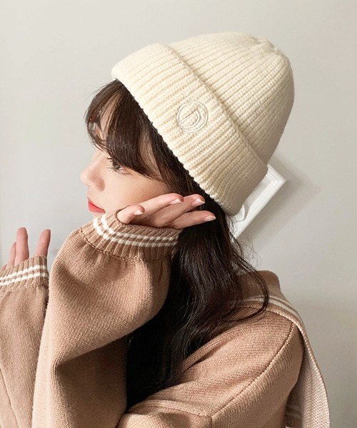 EPICKS（エピックス）の「ロゴ刺繍リブニットキャップ（ニットキャップ/ビーニー・レディース・ブラック/パープル/ピンク/イエロー/オレンジ/ブルー/アイボリー/グリーン・F）」の2枚目の写真