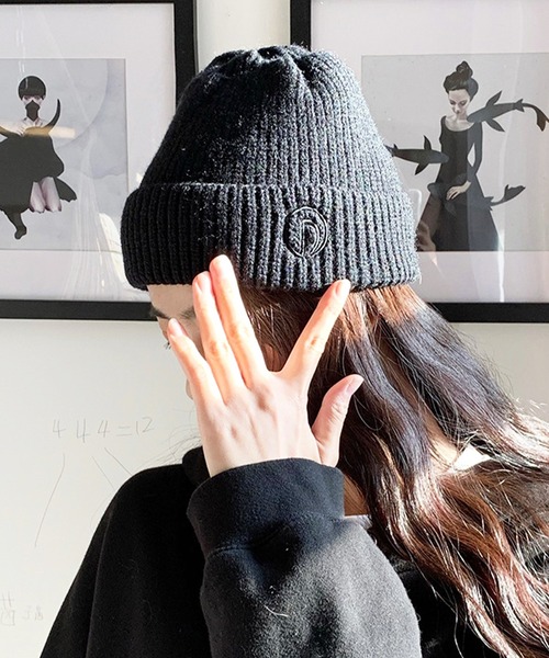 EPICKS（エピックス）の「ロゴ刺繍リブニットキャップ（ニットキャップ/ビーニー・レディース・ブラック/パープル/ピンク/イエロー/オレンジ/ブルー/アイボリー/グリーン・F）」の3枚目の写真