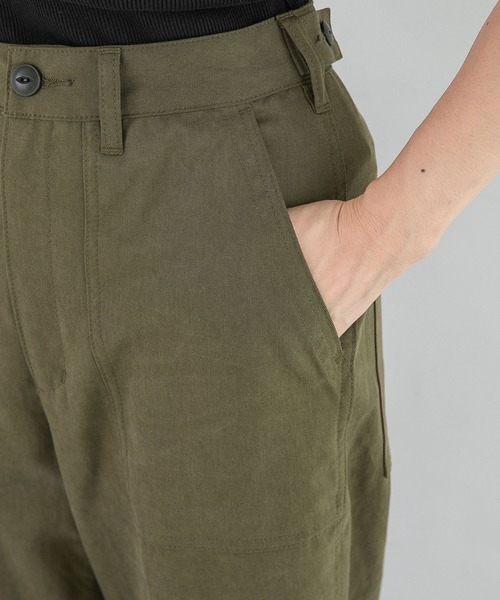 A part by(アパートバイ)の「センタープレスベイカーパンツ 164802(その他パンツ・レディース・ベージュ/カーキ・MEDIUM/LARGE)」の16枚目の写真