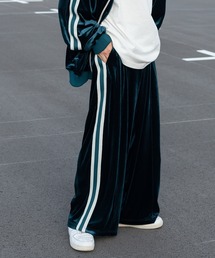 センターシームベロアストレートトラックパンツ(セットアップ着用可)