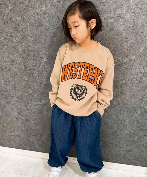 THE CASUAL(カジュアル)の「選べる18カラー裏起毛BIGトレーナー(スウェット・キッズ・グレー系/ブラック/キャメル/チャコール/グレー系5/ダークグリーン/ベージュ/グレー系1/グレイッシュベージュ/ベージュ系/オートミール/杢グレー/ダークグリーン系/ヘザーチャコール/グレー系2/ネイビー/グレー系4/グレー系3・140cm/110cm/130cm/160cm/120cm/150cm)」の14枚目の写真