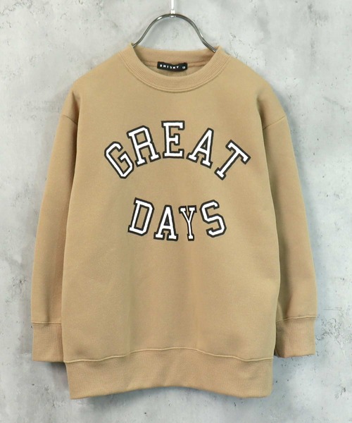 THE CASUAL(カジュアル)の「選べる18カラー裏起毛BIGトレーナー(スウェット・キッズ・グレー系/ブラック/キャメル/チャコール/グレー系5/ダークグリーン/ベージュ/グレー系1/グレイッシュベージュ/ベージュ系/オートミール/杢グレー/ダークグリーン系/ヘザーチャコール/グレー系2/ネイビー/グレー系4/グレー系3・140cm/110cm/130cm/160cm/120cm/150cm)」の1枚目の写真