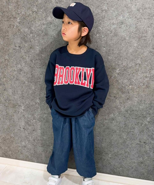 THE CASUAL(カジュアル)の「選べる18カラー裏起毛BIGトレーナー(スウェット・キッズ・グレー系/ブラック/キャメル/チャコール/グレー系5/ダークグリーン/ベージュ/グレー系1/グレイッシュベージュ/ベージュ系/オートミール/杢グレー/ダークグリーン系/ヘザーチャコール/グレー系2/ネイビー/グレー系4/グレー系3・140cm/110cm/130cm/160cm/120cm/150cm)」の17枚目の写真