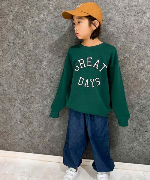 THE CASUAL(カジュアル)の「選べる18カラー裏起毛BIGトレーナー(スウェット・キッズ・グレー系/ブラック/キャメル/チャコール/グレー系5/ダークグリーン/ベージュ/グレー系1/グレイッシュベージュ/ベージュ系/オートミール/杢グレー/ダークグリーン系/ヘザーチャコール/グレー系2/ネイビー/グレー系4/グレー系3・140cm/110cm/130cm/160cm/120cm/150cm)」の15枚目の写真